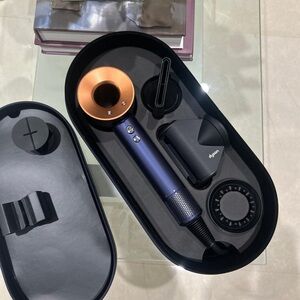 Dyson Supersonic in Copper and Navy